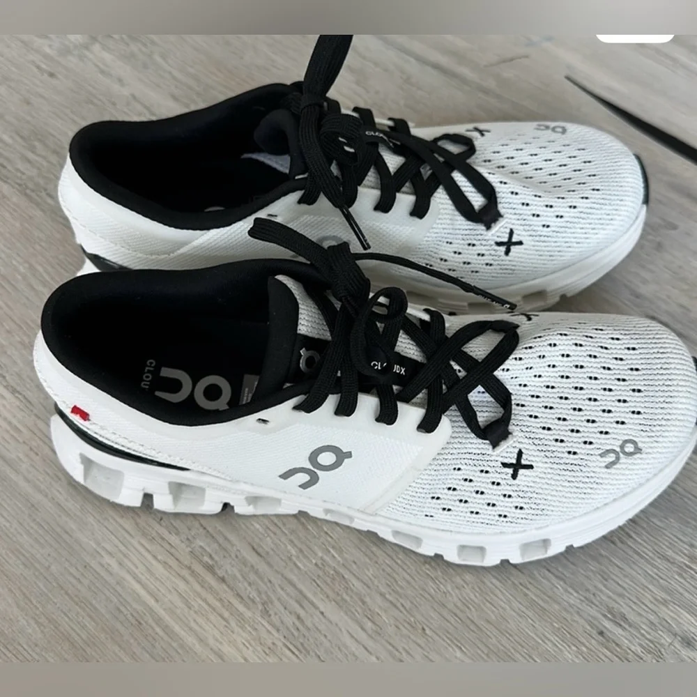 On Cloud X White Running Shoes - Picture 3 of 4